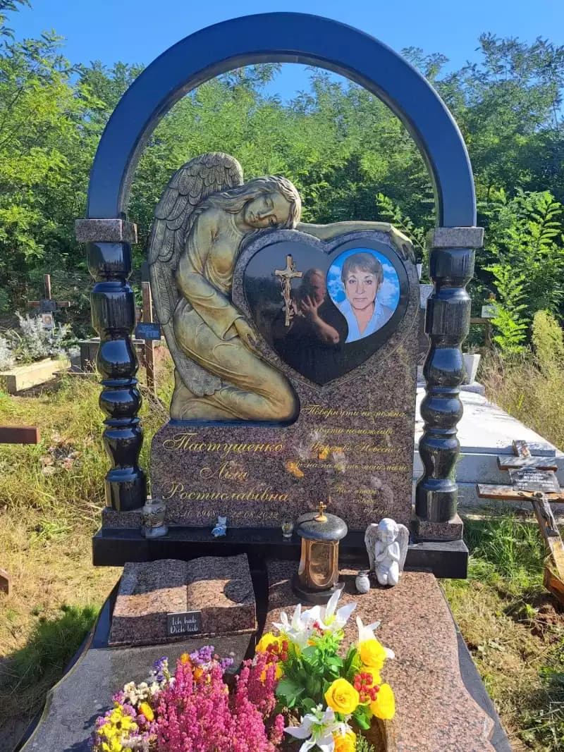 Lilia Rostyslawiwna Pastuschenko — burial place, photo 3