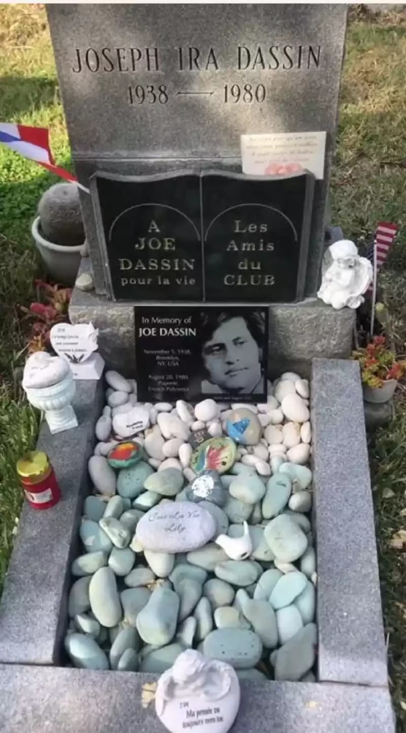 Joe Dassin — burial place, photo 1