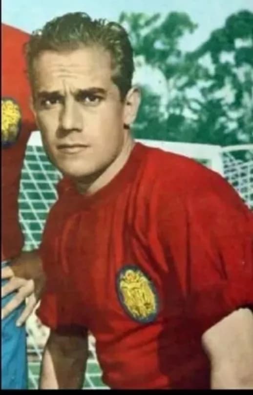 Luis Suárez Miramontes — photo 1